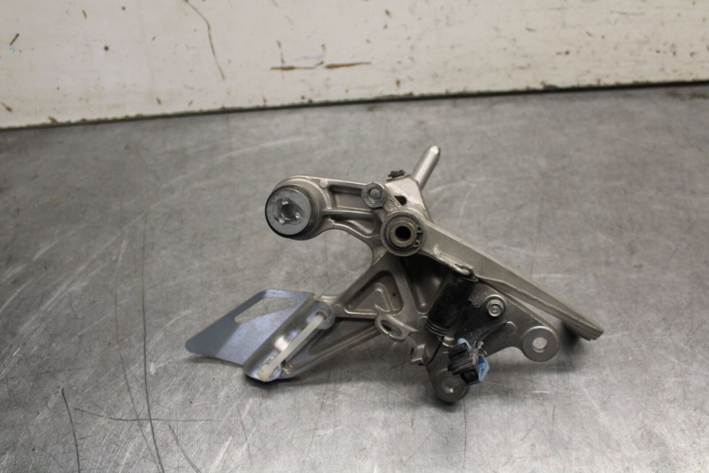 17-21 HONDA CBR1000RR SP RIGHT REARSET REAR SET DRIVER FOOT PEG REST STOP BB681