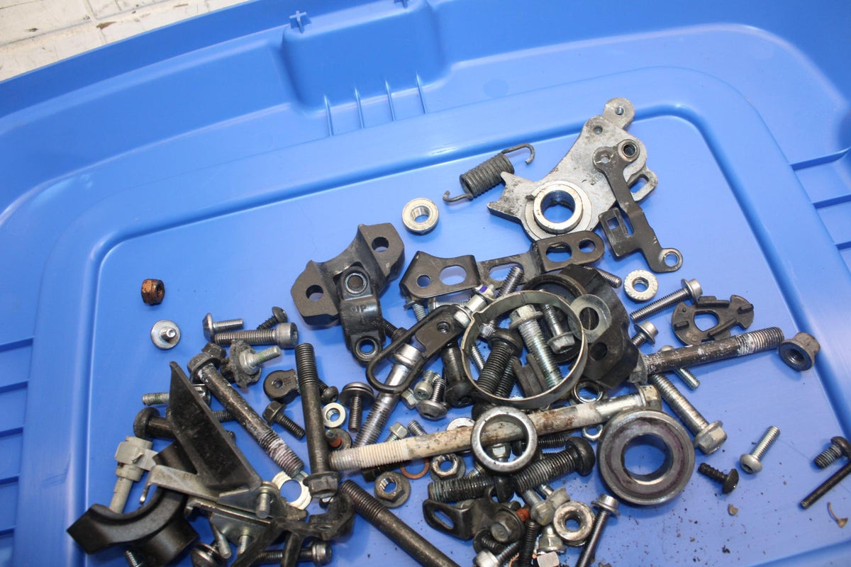 2016 Yamaha XSR900 ABS LEFTOVER BOLTS HARDWARE BRACKET SCREWS BB516