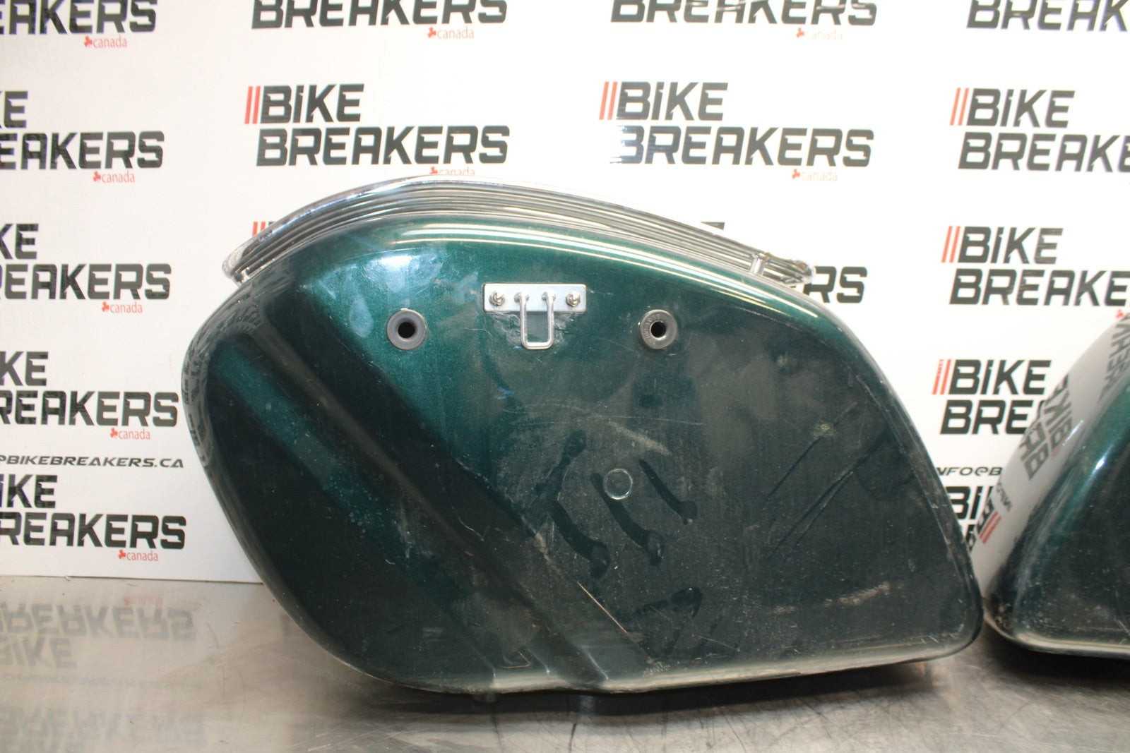 03-08 KAWASAKI VULCAN 1600 CARGO LUGGAGE SADDLEBAG BAG COMPARTMENT SET  BB196