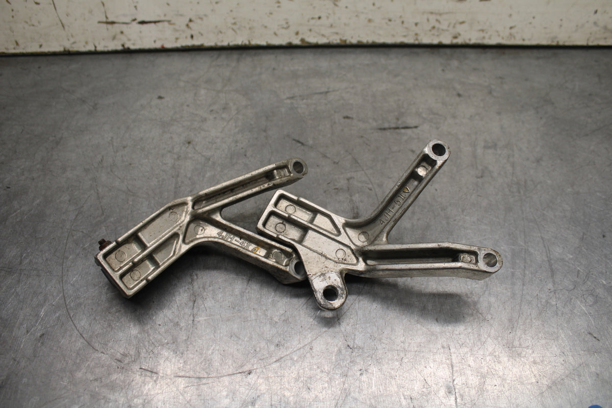 96-07 YAMAHA YZF600R REAR BACK PASSENGER PEG SET PAIR  BB746