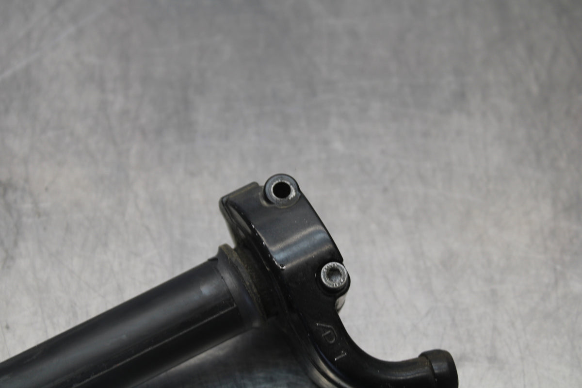 07-08 YAMAHA YZF R1 THROTTLE CABLE LINE HOUSING GUIDE BB160
