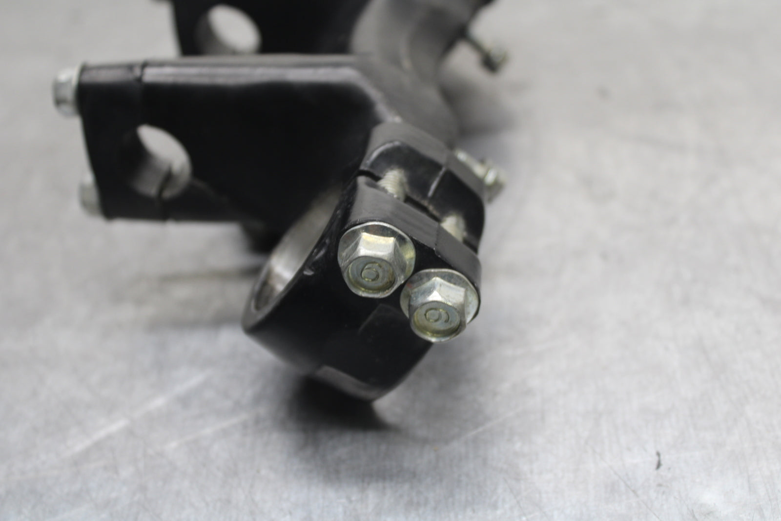 82-83 YAMAHA IT175 FORKS UPPER TRIPLE TREE CLAMP BB108