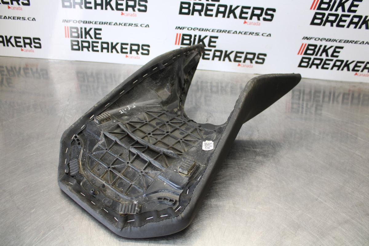 17-22 KTM 390 DUKE FRONT DRIVERS SEAT PAD SADDLE PILLION BB180