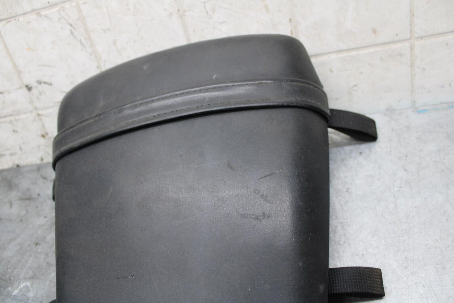 2002 Yamaha YZF R6 REAR BACK PASSENGER TANDEM SEAT PAD SADDLE PILLION BB545