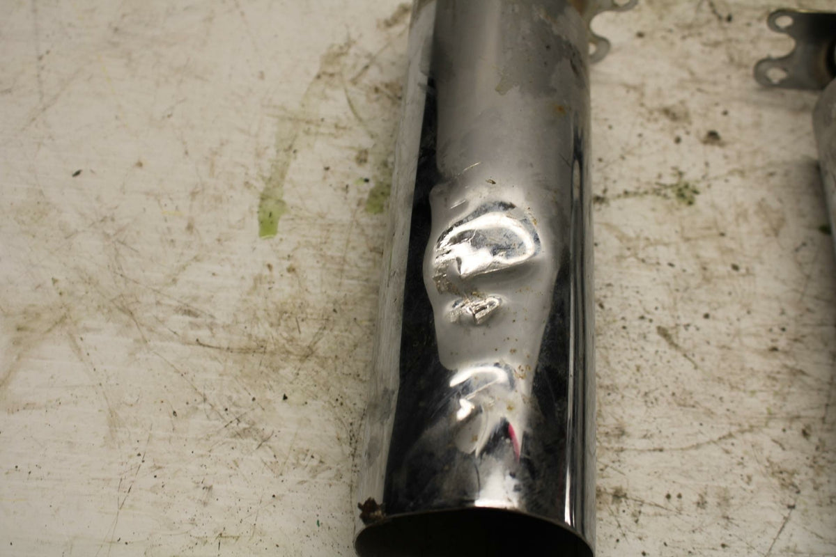06 HONDA SHADOW 750 VT750C FRONT FORK UPPER COVER TOP GUARD SHIELD COWL BB352 