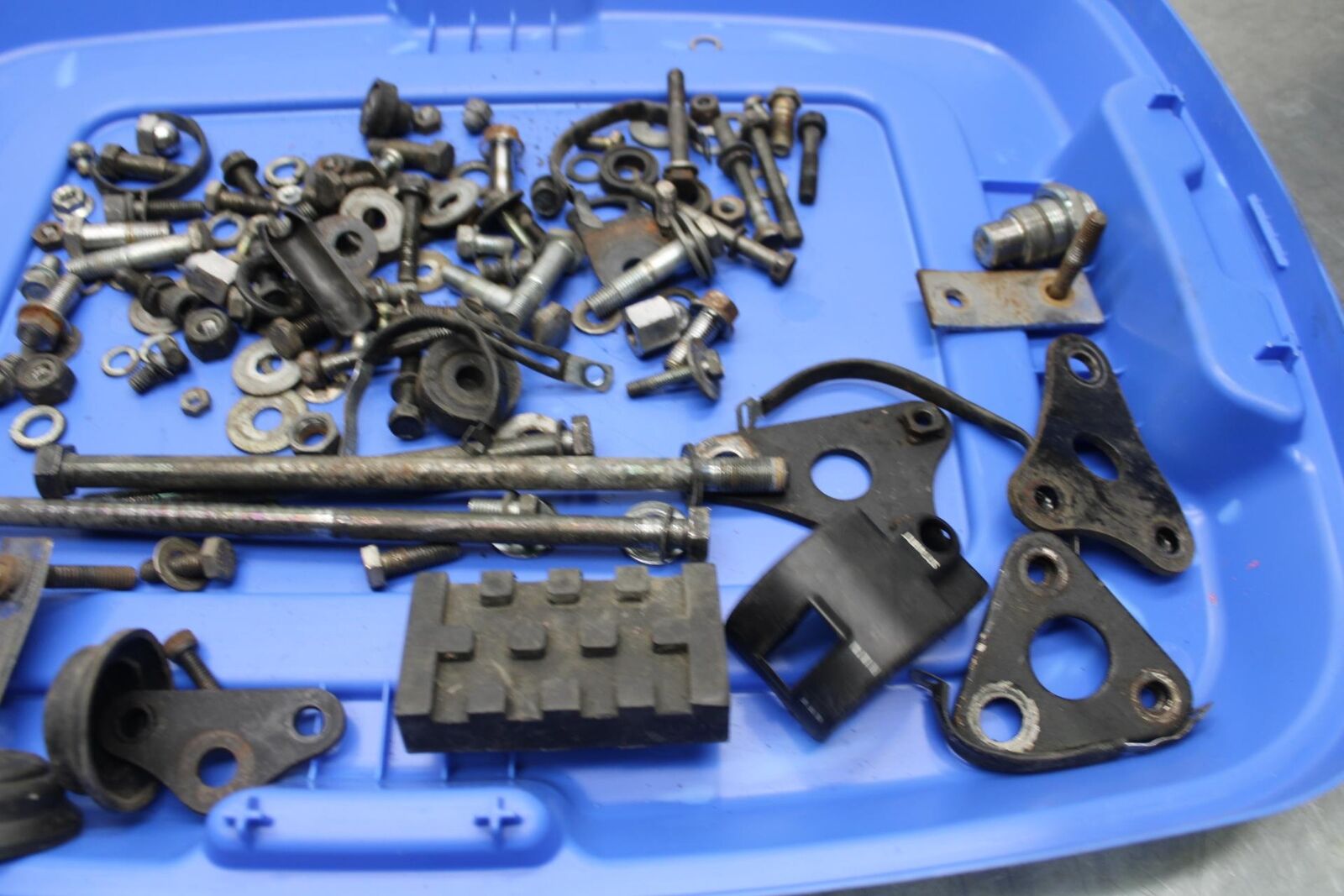 80-81 SUZUKI GS1000GL L MOUNTING BOLTS HARDWARE MOTOR SCREWS BB103