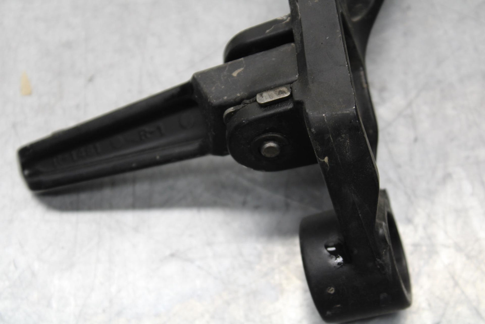 2000 Kawasaki Ninja ZX12R ZX1200A LEFT REAR BACK PASSENGER PEG 35063-1064