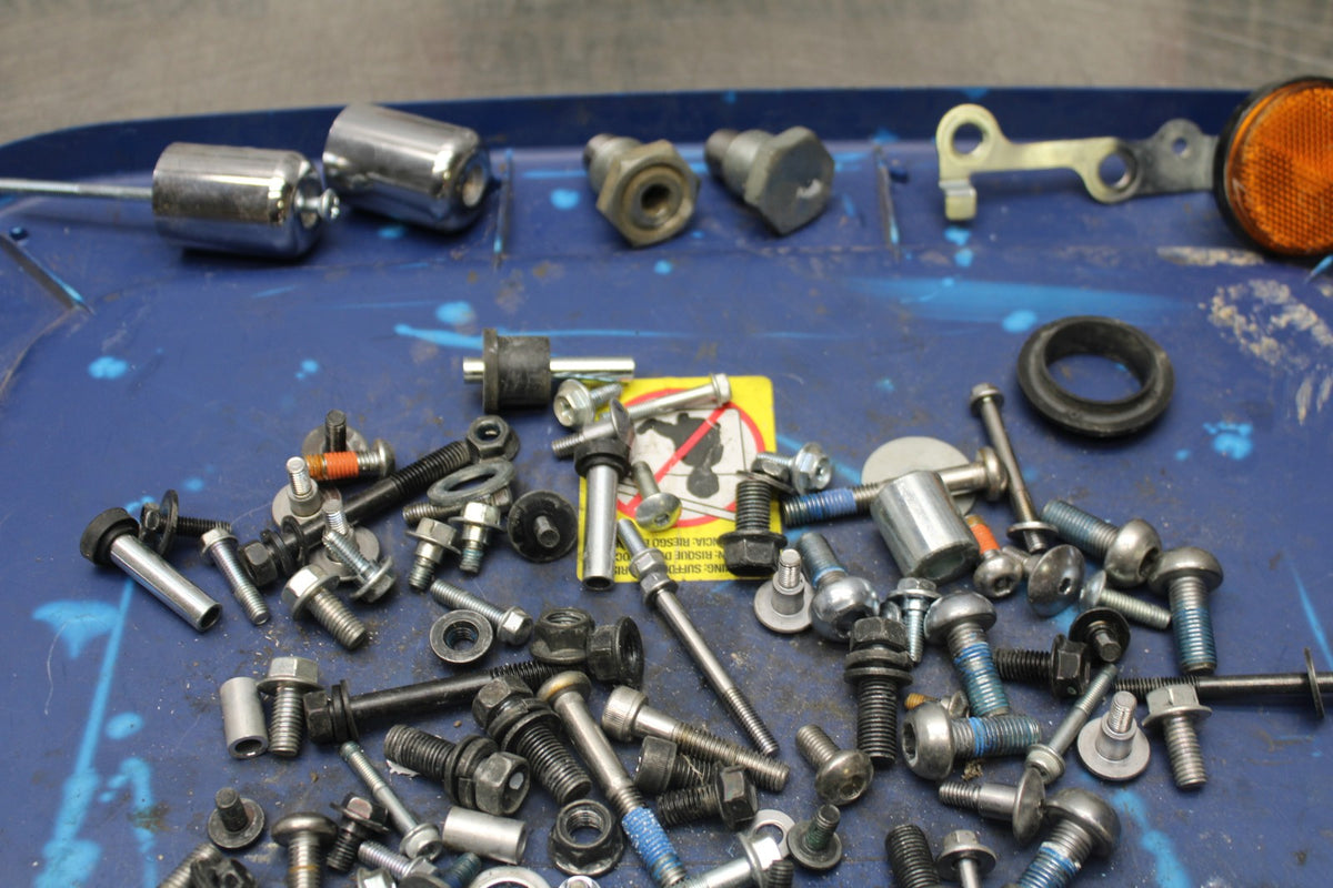 15 SUZUKI BOULEVARD C50 MOUNTING BOLTS HARDWARE MOTOR SCREWS BB775
