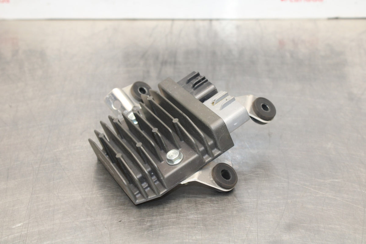 13-24 HONDA CBR600RR RECTIFIER VOLTAGE REGULATOR BB772