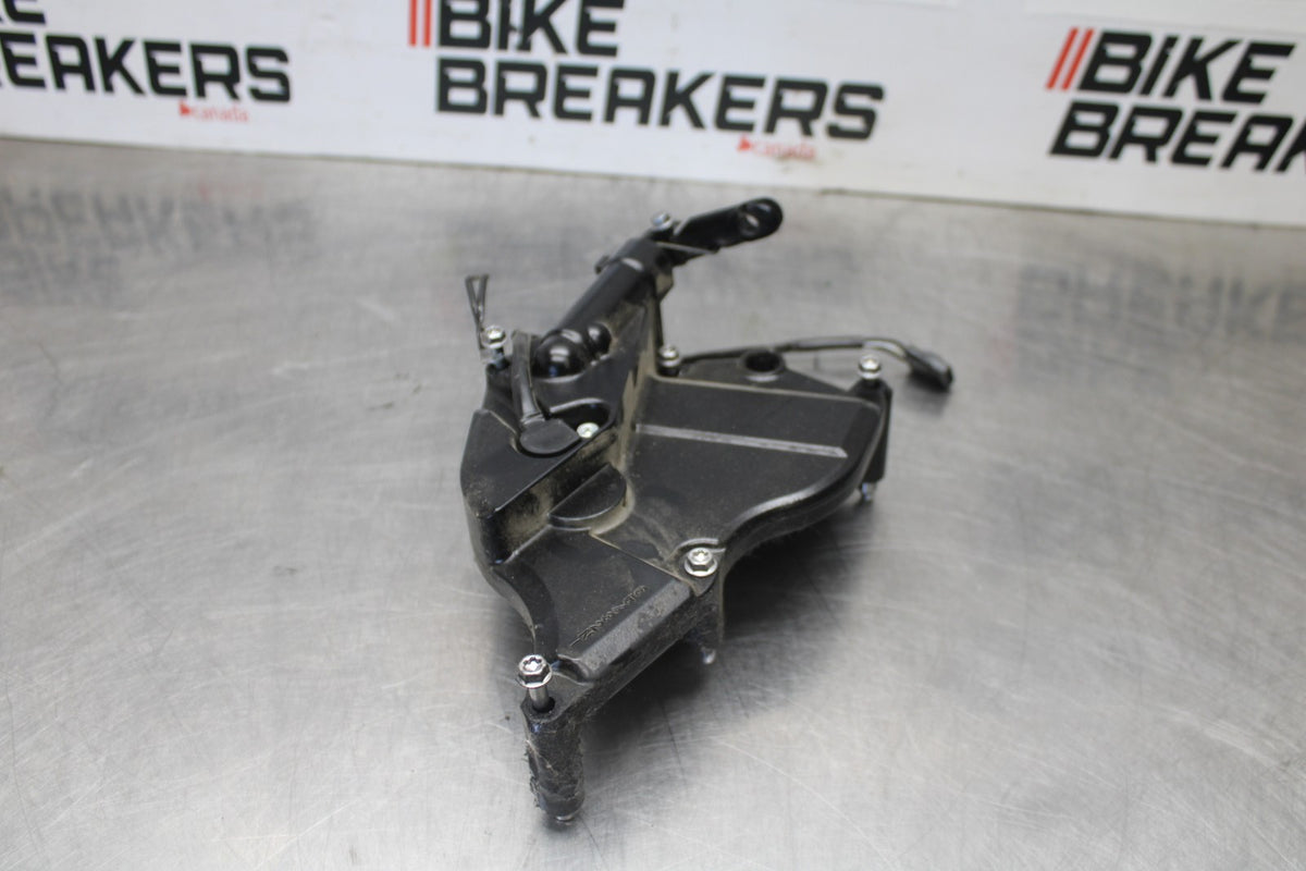 15-26 SUZUKI GSXR600 ENGINE SPROCKET COVER BB888