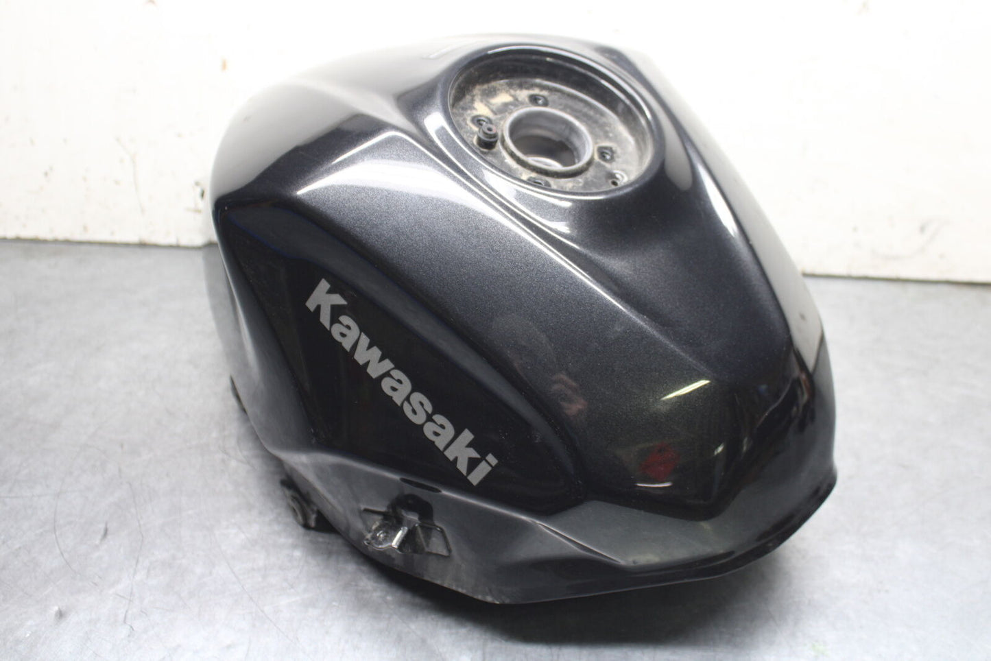 18-23 KAWASAKI NINJA 400 EX400 ABS GAS TANK FUEL CELL PETROL RESERVOIR BB747