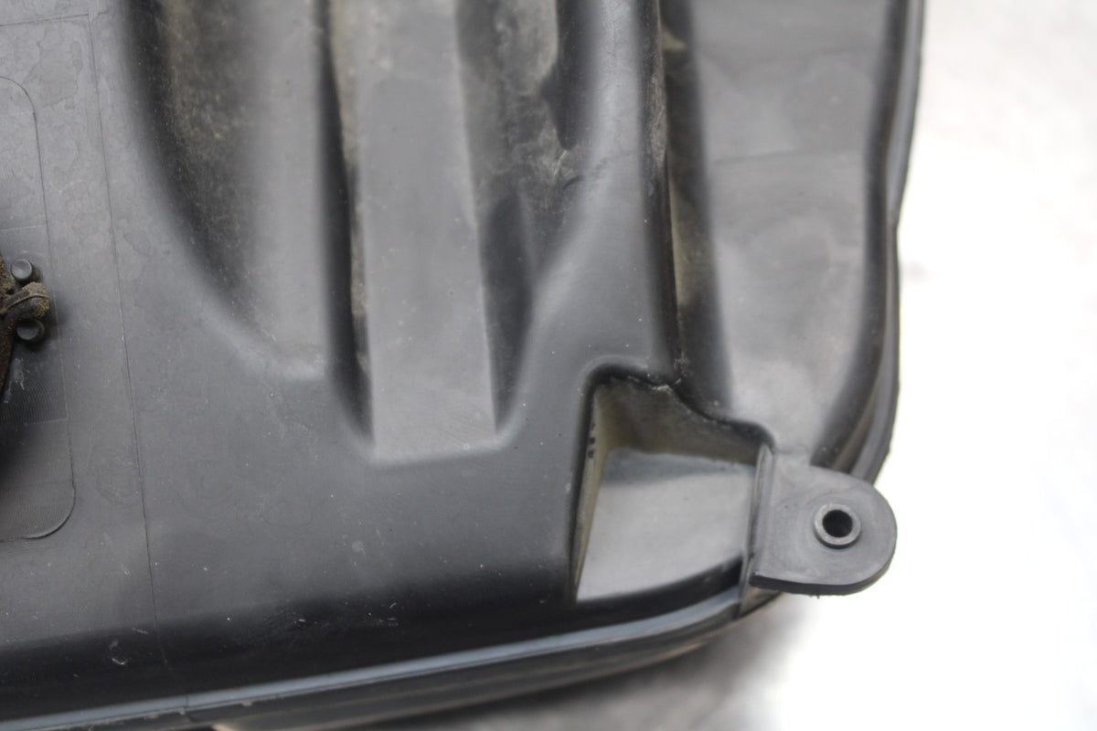 2006 Suzuki Boulevard C90 AIRBOX AIR INTAKE FILTER BOX BB849