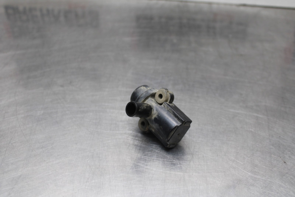 15 TRIUMPH TIGER 800 AIR VALVE SOLENOID TOP ENGINE SWITCH SENSOR BB873