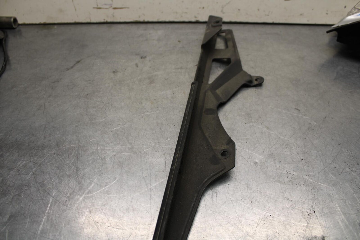 11-23 SUZUKI GSXR 750 REAR BACK DRIVE CHAIN GUARD COVER SHIELD BB630