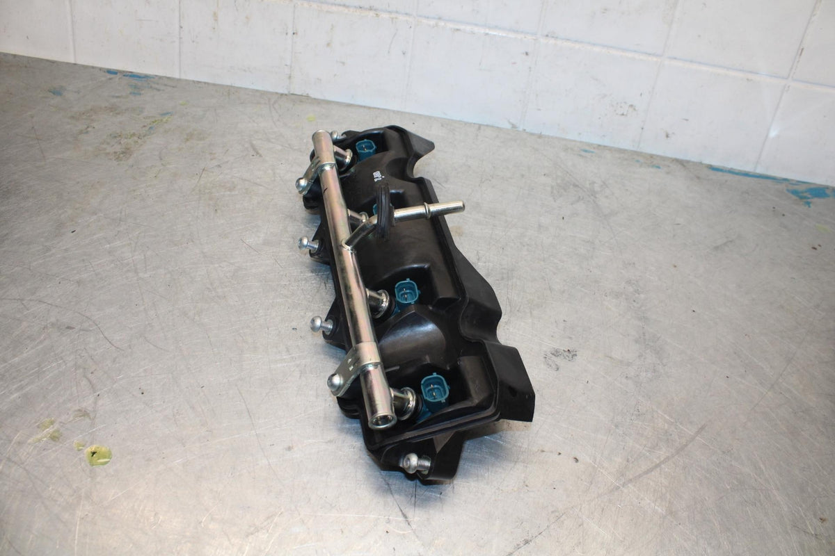 07 YAMAHA YZF R6 2c0 SECONDARY FUEL INJECTORS TOP AIRBOX GAS RAIL BB423
