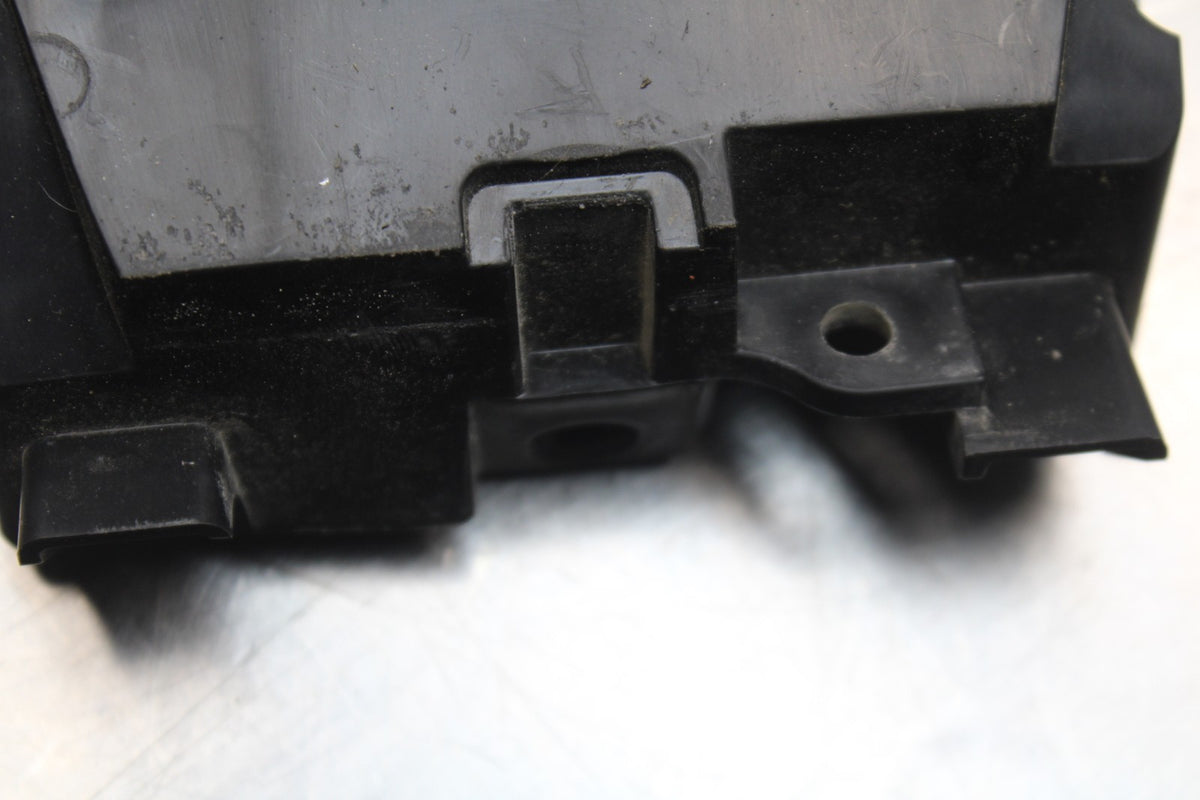 22-25 YAMAHA YZF R7 REAR BACK TAIL UNDERTAIL BATTERY TRAY PLASTIC BB850