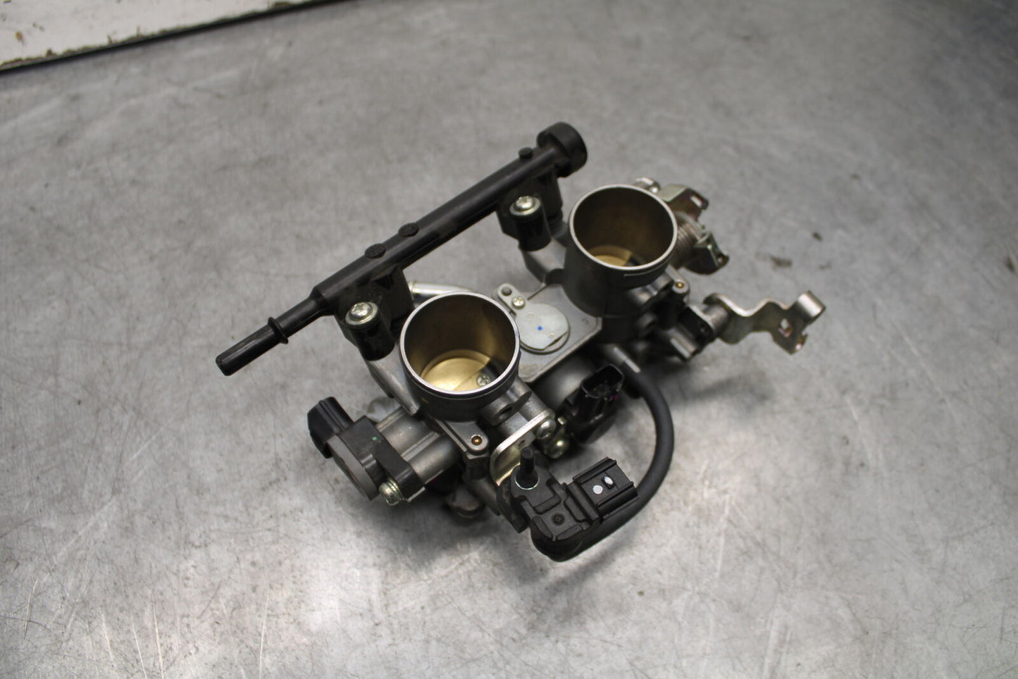 18-23 KAWASAKI NINJA 400 MAIN FUEL INJECTORS / THROTTLE BODIES BB660