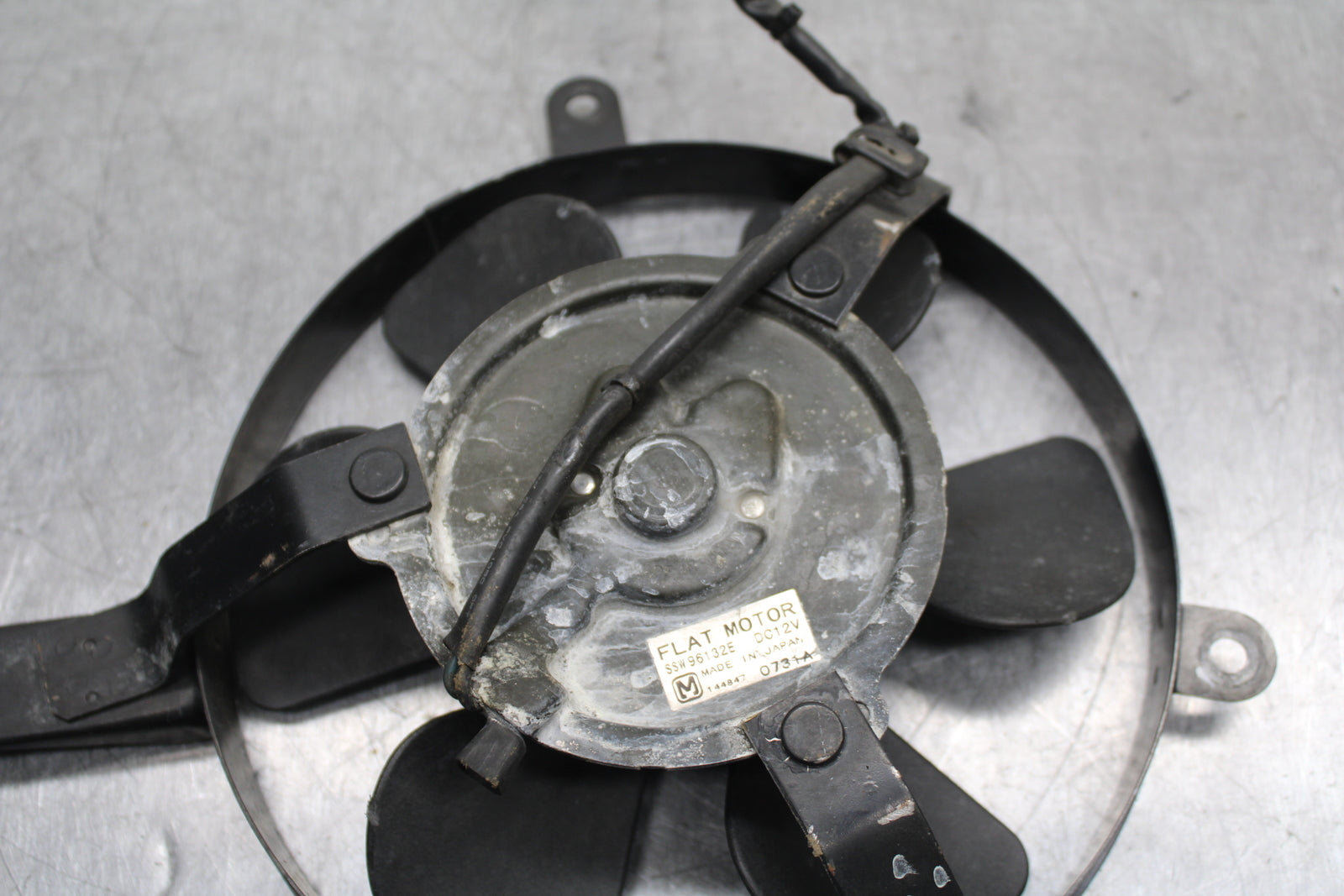 00-01 YAMAHA YZF R1 ENGINE RADIATOR COOLING FAN BB755