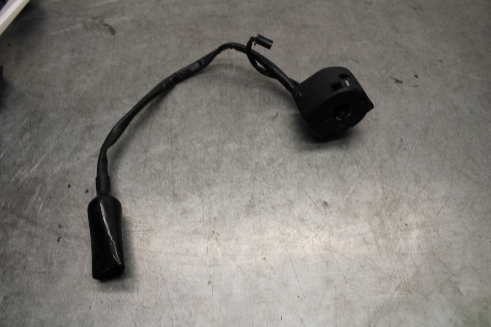 18-23 KAWASAKI NINJA 400 LEFT CLIP ON HANDLE HORN SIGNALS SWITCH SWITCHES BB660