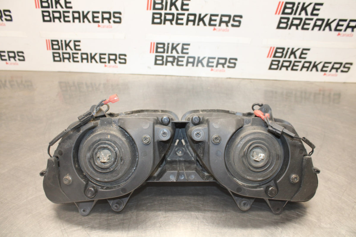 03 YAMAHA YZF R1 FRONT HEADLIGHT HEAD LIGHT LAMP BB895
