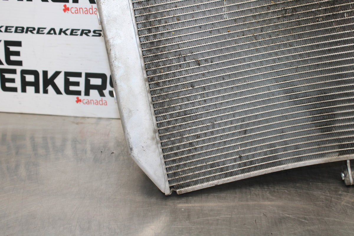18 YAMAHA YZF R1  ENGINE RADIATOR MOTOR COOLER COOLING RADIATER BB838
