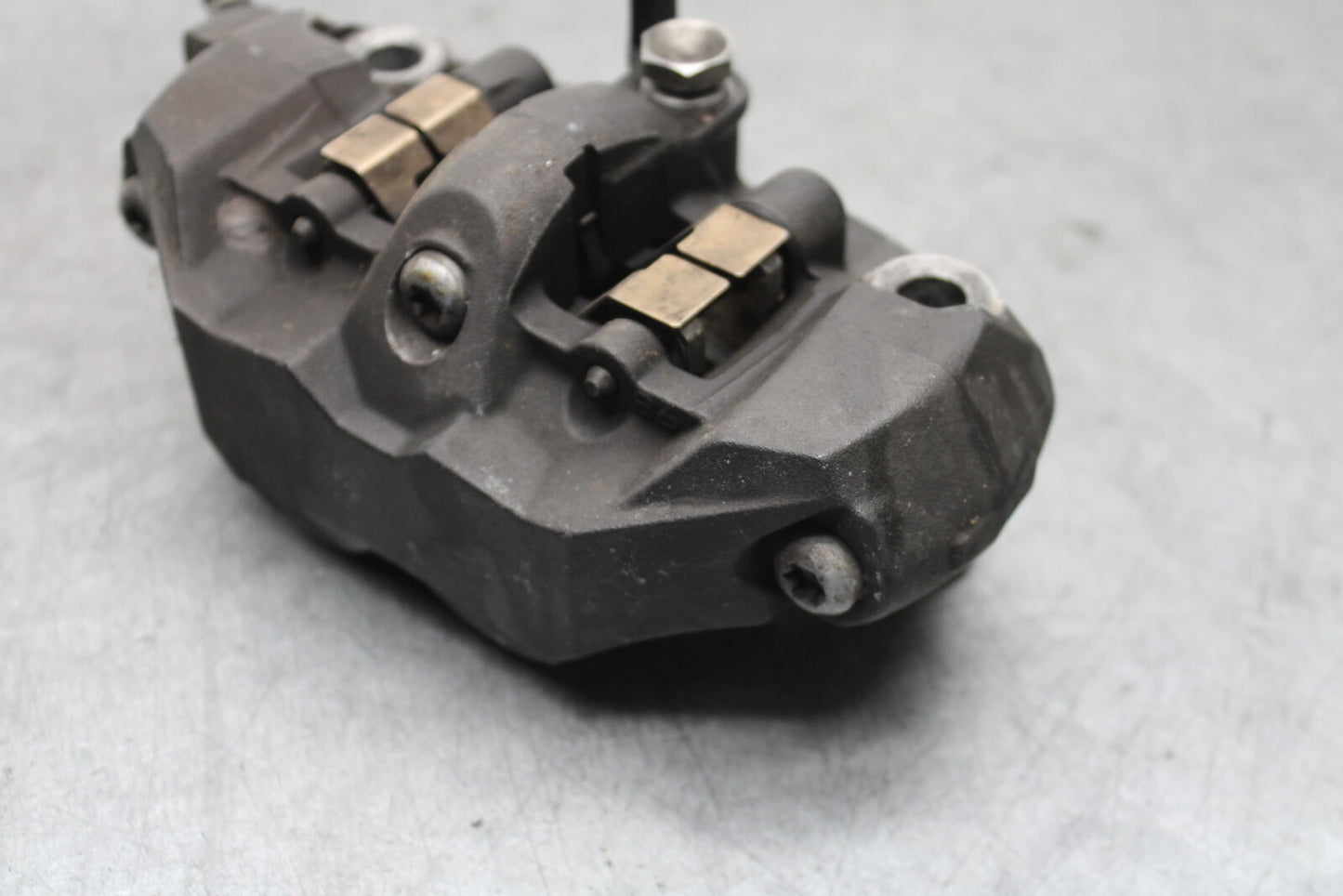 05-06 SUZUKI GSXR1000 RIGHT LEFT FRONT BRAKE CALIPER SET PAIR CALIPERS BB677