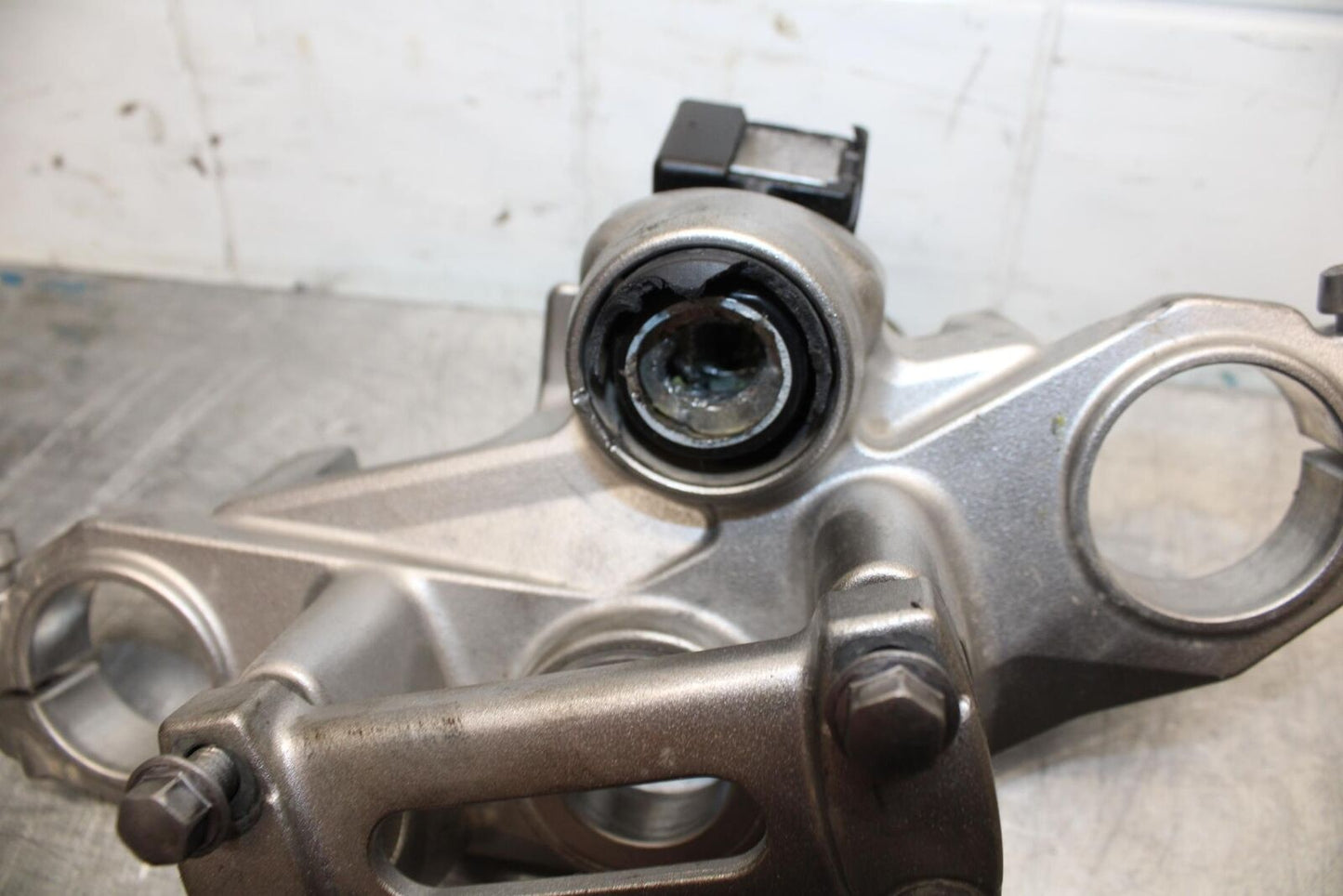 06-07 KAWASAKI NINJA 650R EX650A FORKS UPPER TRIPLE TREE CLAMP