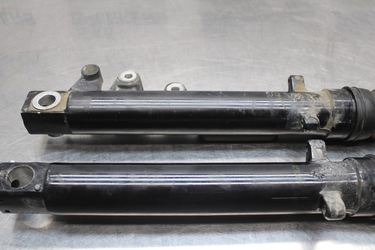 19 MOTO GUZZI V7 III FRONT FORKS SHOCK SUSPENSION SET PAIR BB831
