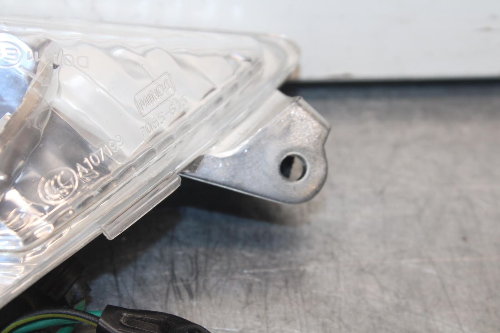 17-20 KAWASAKI NINJA EX650 ABS RIGHT FRONT TURN SIGNAL LIGHT INDICATOR BB88