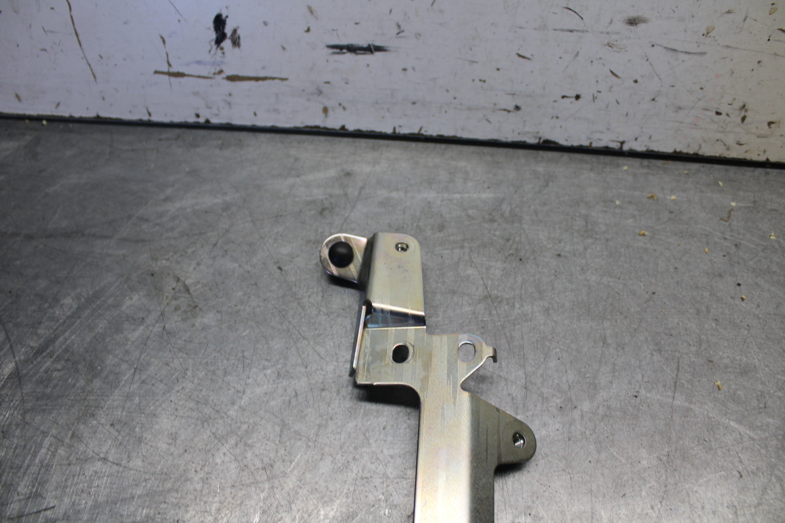 21-24 YAMAHA MT-07 FRONT SEAT MOUNTING BRACKET MOUNT BB662