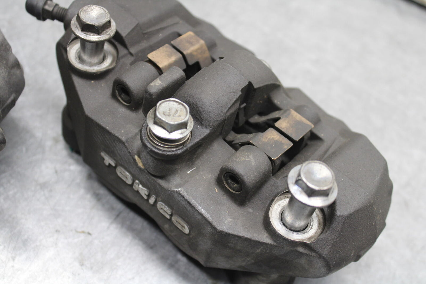 06-07 SUZUKI GSXR750 RIGHT LEFT FRONT BRAKE CALIPER SET PAIR CALIPERS BB670