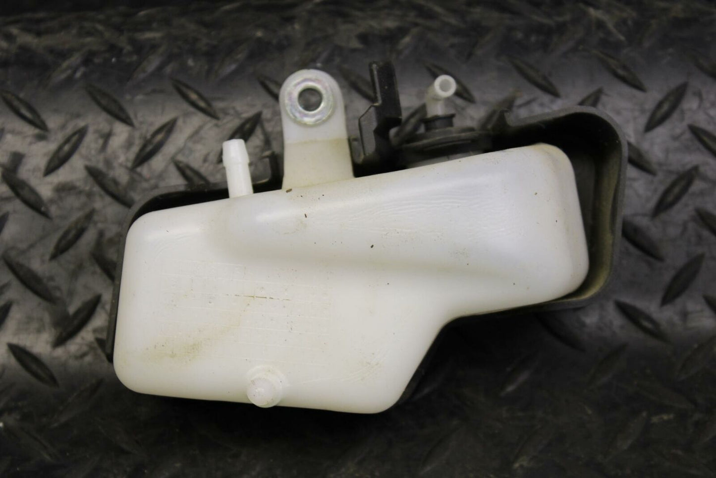 19 YAMAHA YZF R3 COOLANT WATER TANK RESERVOIR BOTTLE BB177