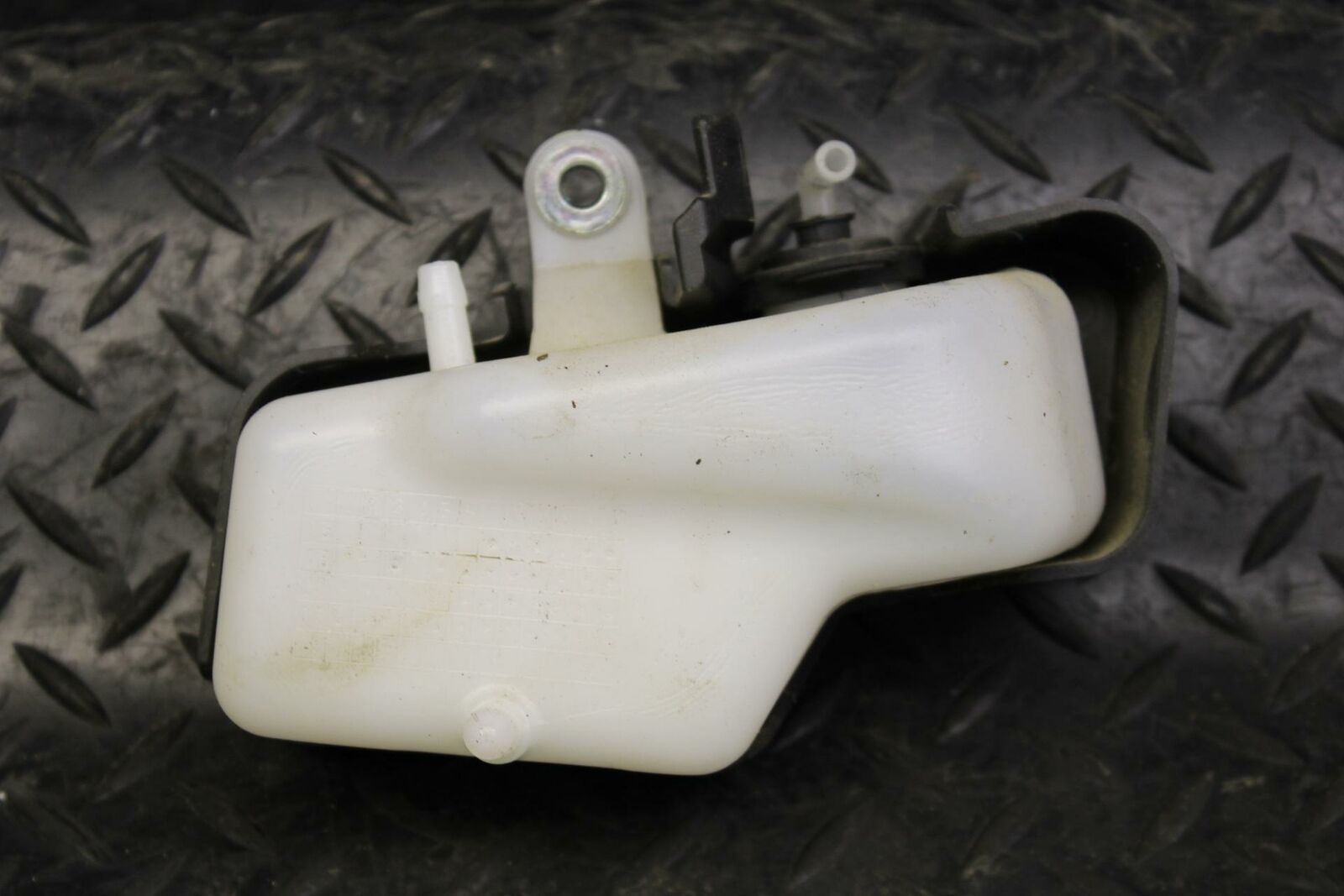 19 YAMAHA YZF R3 COOLANT WATER TANK RESERVOIR BOTTLE BB177