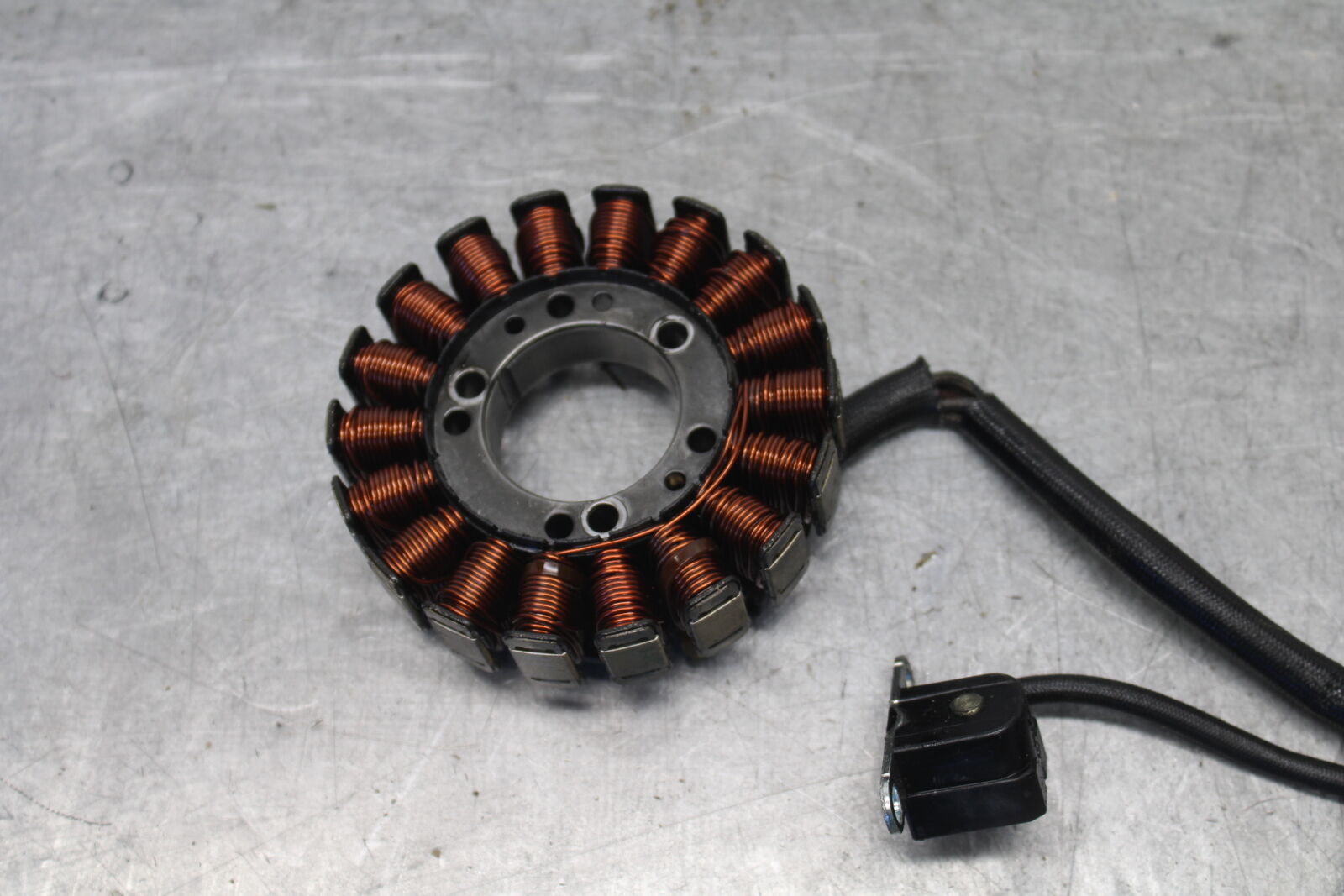 2004 Yamaha Raptor 660R YFM660R STATOR GENERATOR ALTERNATOR MAGNETO BB695
