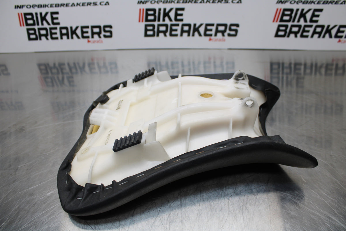 13-17 KAWASAKI NINJA ZX6R ZX636 ABS FRONT DRIVERS SEAT PAD SADDLE PILLION BB143