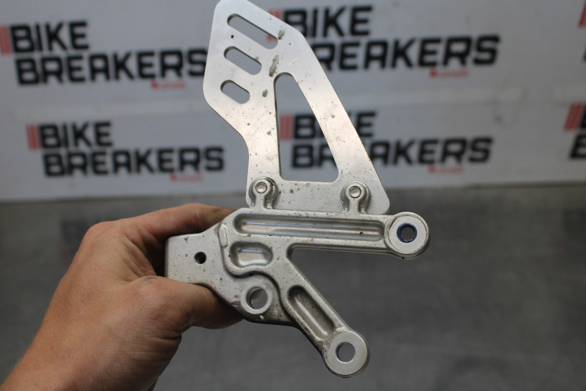 16 APRILIA TUONO V4 1100 LEFT REARSET REAR SET DRIVER FOOT PEG REST STOP BB905