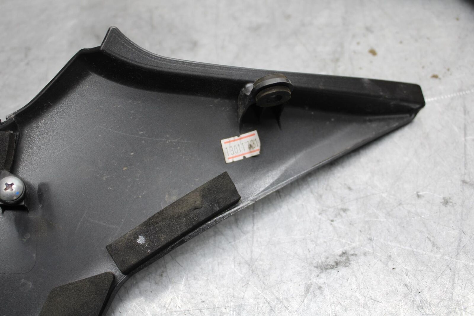 17 KAWASAKI Z900 ZR900 RIGHT LEFT SIDE SEAT PANELS TRIMS COWLS FAIRINGS BB549
