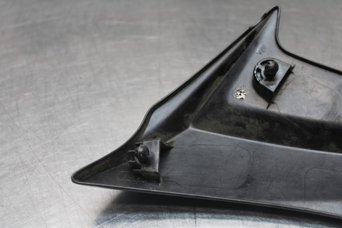 11-25 SUZUKI GSXR 600  RIGHT MID UPPER SIDE FAIRING COWL PLASTIC BB687