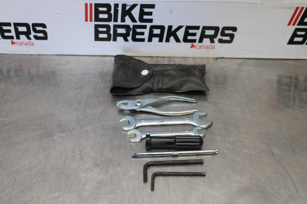 18 SUZUKI GSXR750 STOCK TOOLS OEM TOOL BAG KIT SET BB891