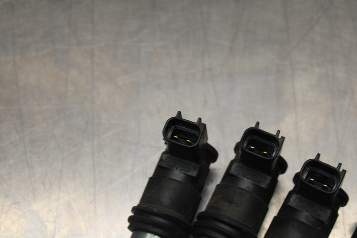 09 SUZUKI GSXR1000 IGNITION COILS COIL SPARK PLUG CAPS BB777