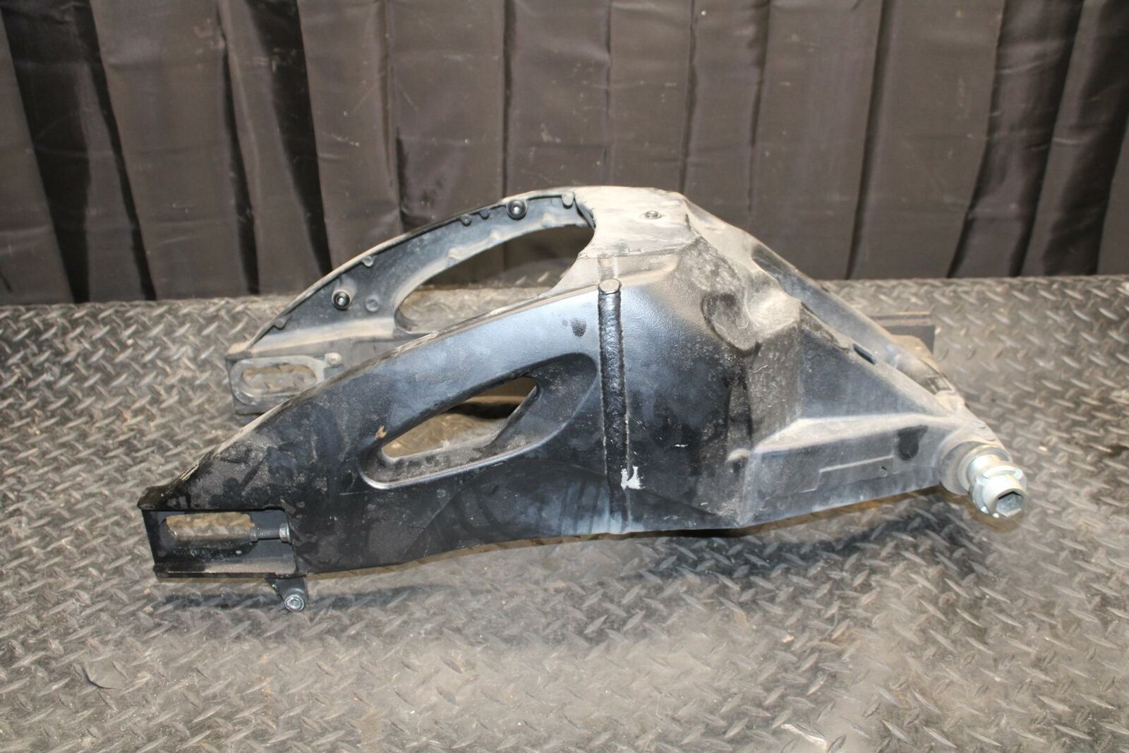 08-09 SUZUKI GSXR750 REAR SWINGARM BACK SWING ARM 61000-01H10-YAP  BB208