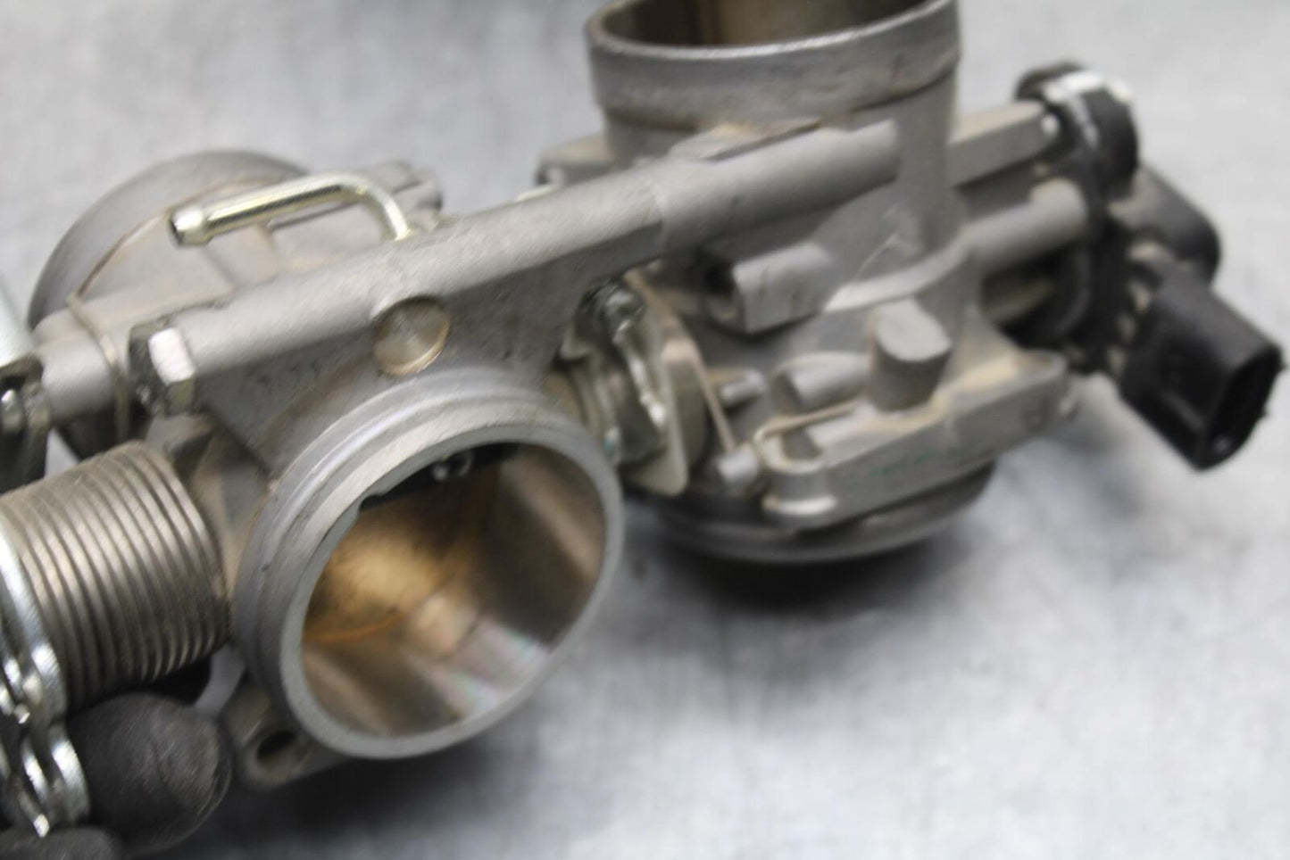 06-14 YAMAHA ROADLINER S XV1900S THROTTLE BODY BODIES BB619