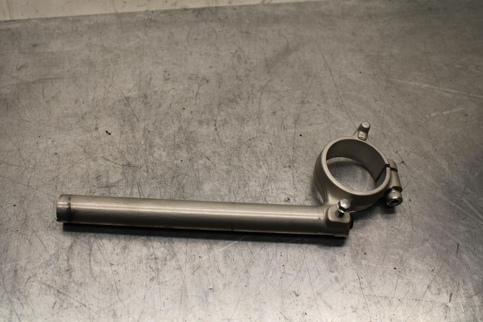 2008 Suzuki GSXR600 RIGHT CLIP ON HANDLEBAR 56111-01H10 BB593
