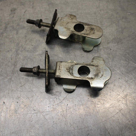 04-09 SUZUKI GS 500 FH GS500F SWINGARM CHAIN TENSIONER ADJUSTMENT BRACKETS  BB97