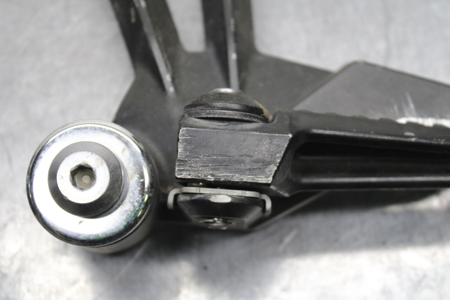 12-13 KAWASAKI Z1000 REAR BACK PASSENGER PEG SET PAIR BB743