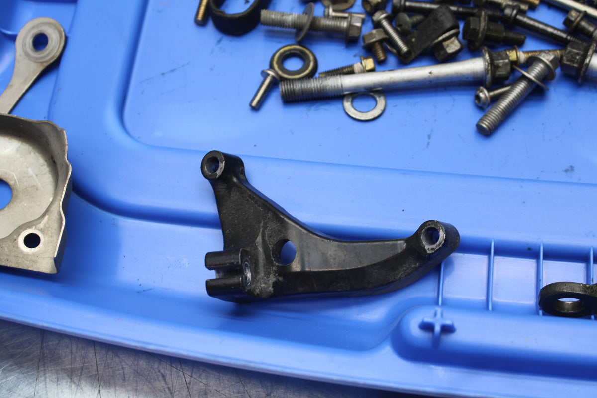 04-05 KAWASAKI NINJA ZX10R ENGINE MOUNTING BOLTS HARDWARE MOTOR SCREWS BB163