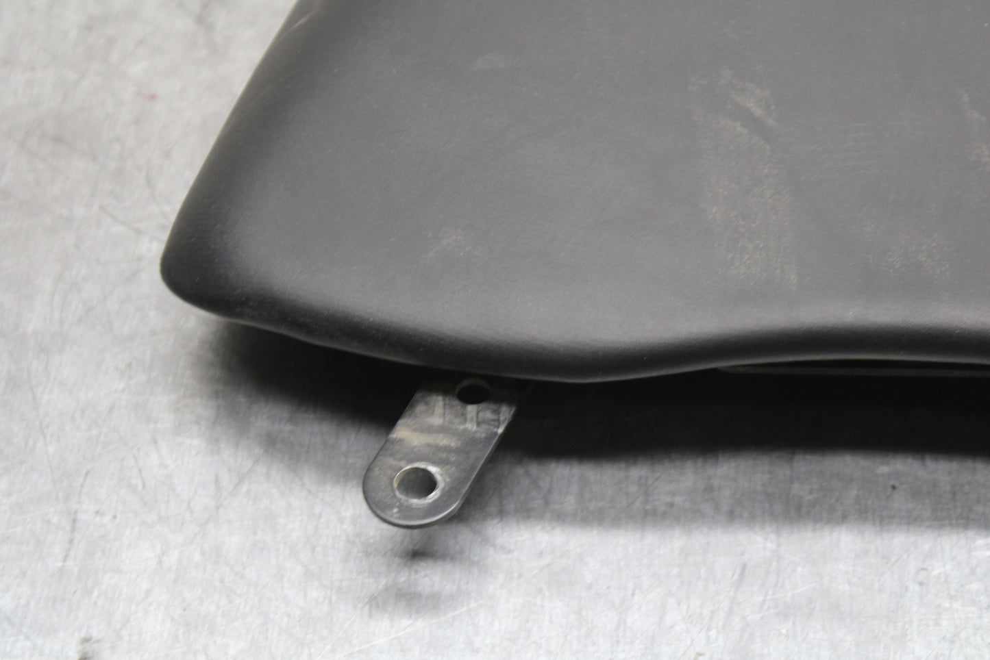 19-24 YAMAHA R3 FRONT DRIVERS SEAT PAD SADDLE PILLION BB736