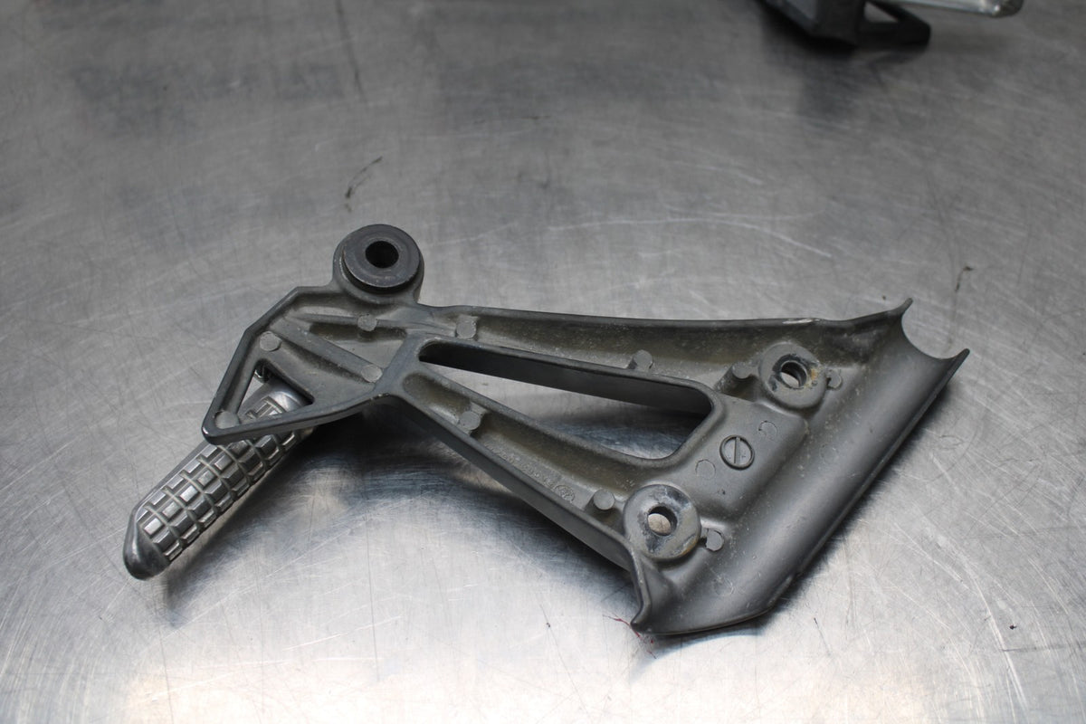 09 KAWASAKI NINJA 250R REAR BACK PASSENGER PEG SET PAIR BB824