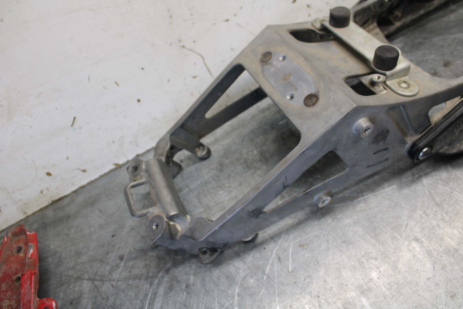 06-07 SUZUKI GSXR 600 REAR SUBFRAME BACK SUB FRAME BB694