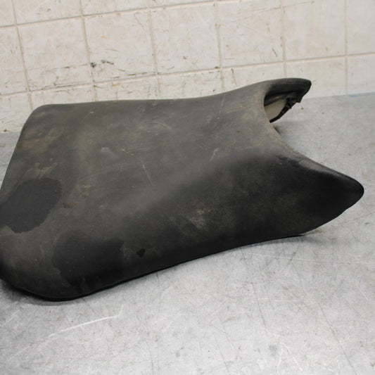 2003 Yamaha YZF R6 FRONT DRIVERS SEAT PAD SADDLE PILLION 5SL-24710-00-00 BB539